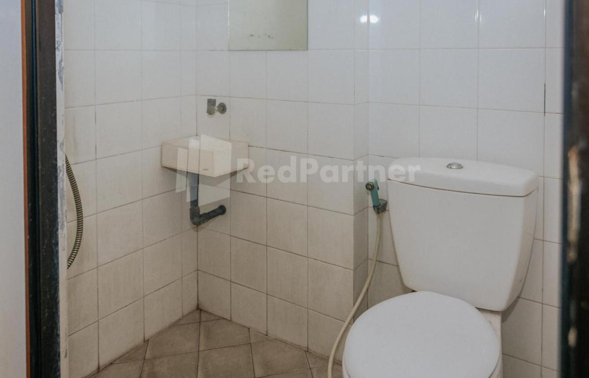 De Lugano Scbd Syariah Mitra Reddoorz Hotel Jakarta Eksteriør billede